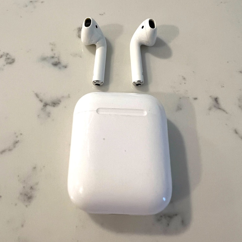 Apple AirPods 2nd Generation
